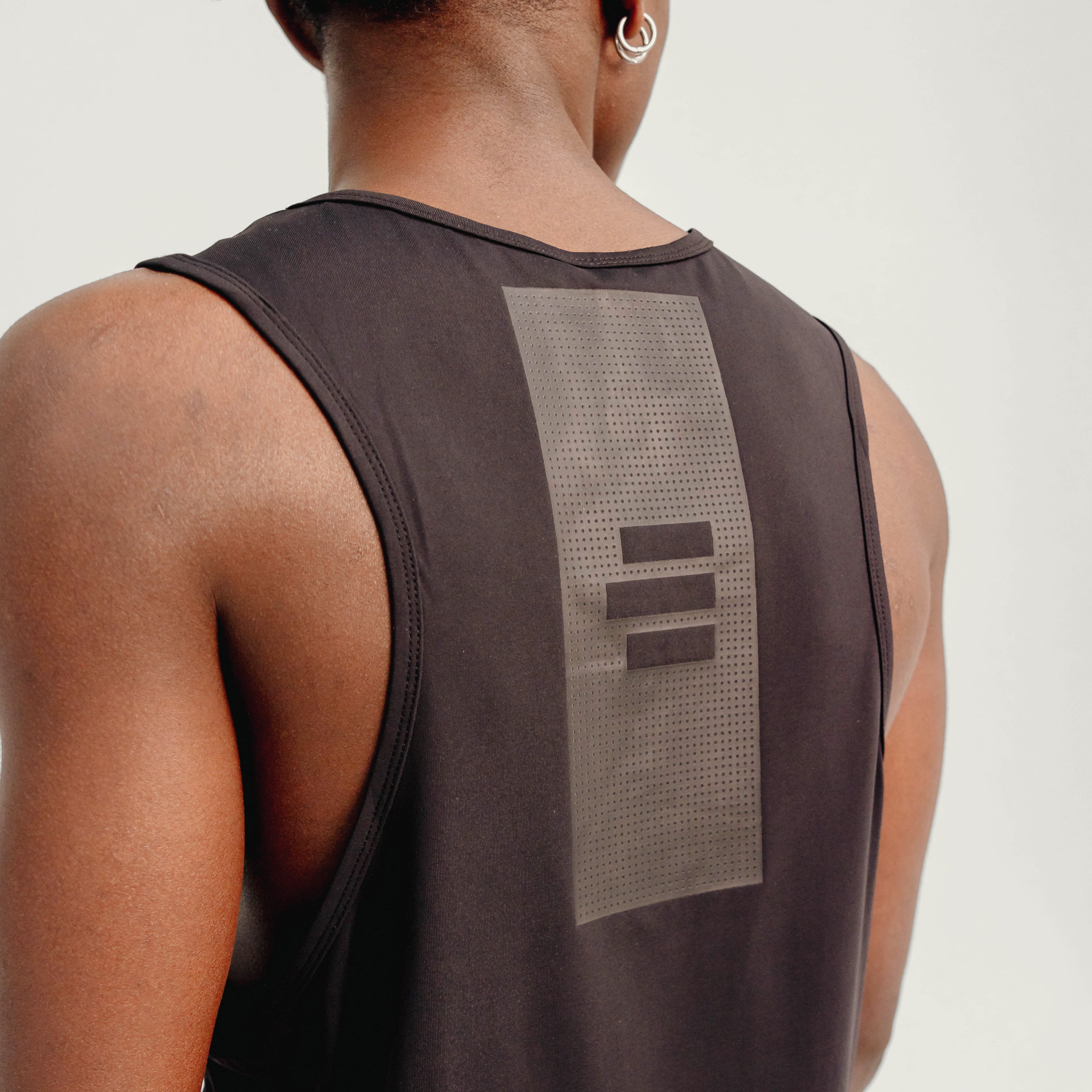 Stack_Mens_ScoopTank_Black_03.jpg